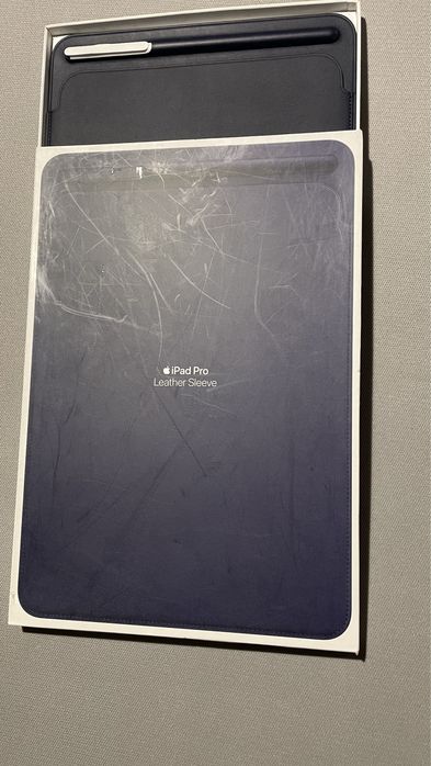 Capa original Apple, tipo "sleeve" em pele, azul, para iPad Pro 10,5"64170297939331121