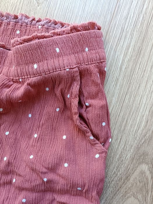 Luźne spodnie z szeroką nogawką