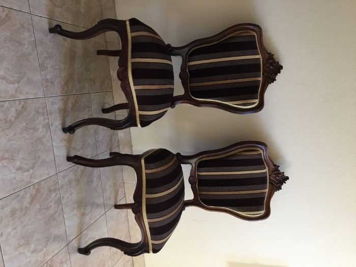 Par de cadeiras em Pau Santo -- Estilo Romântico ( Época 1850 )