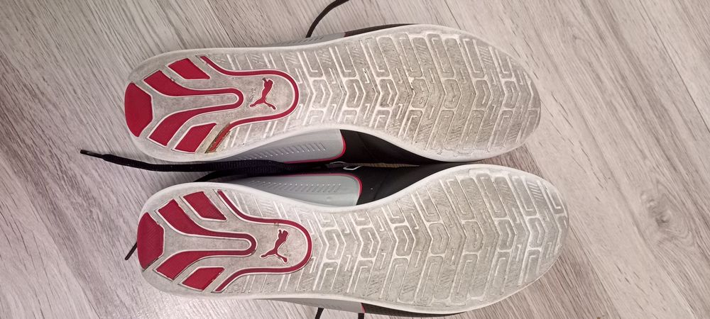 Шкіряні кросівки