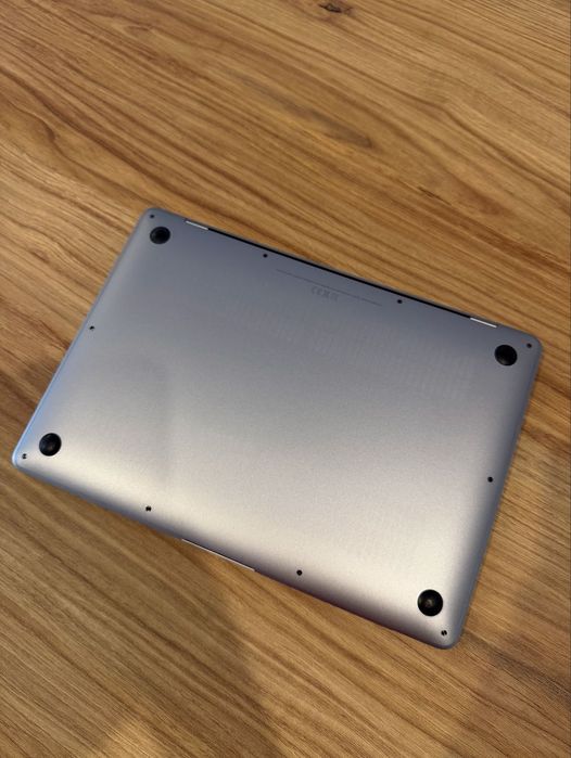 MacBook Air Retina 13” (2019) – 128GB – Excelente Estado