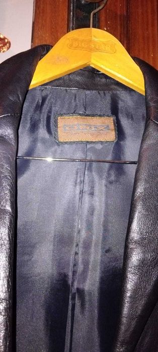 Casaco preto de pele genuína / marca Orix