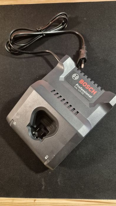 Зарядний пристрій Bosch Professional GAL 12V-40