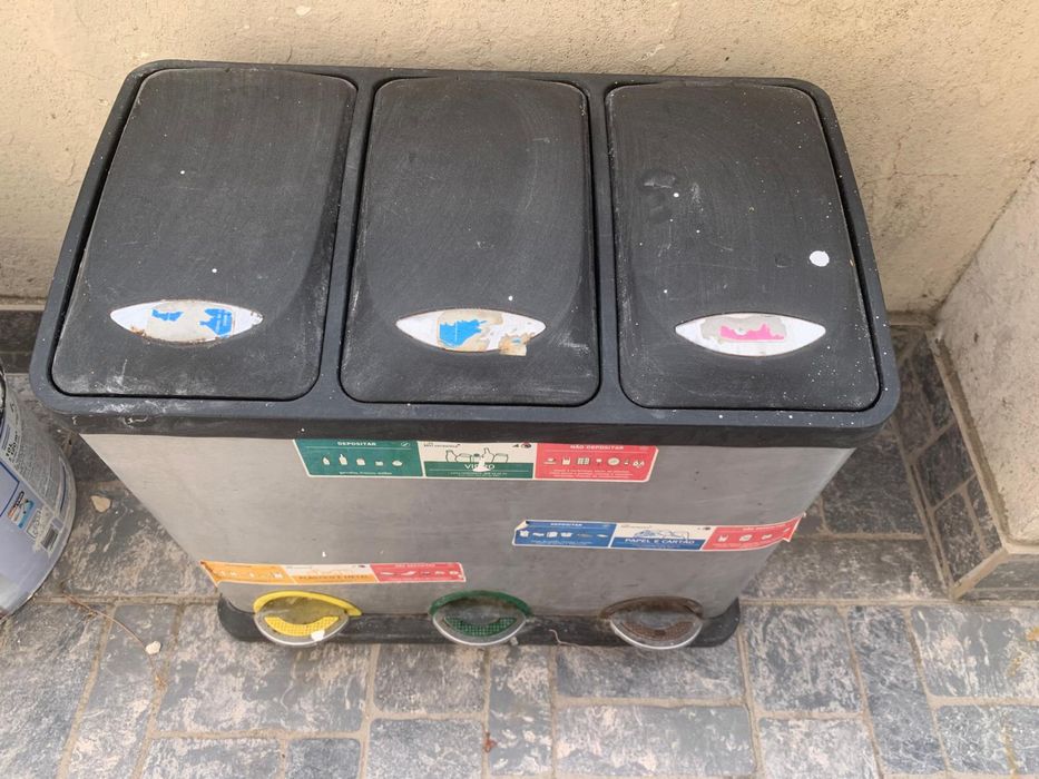 Caixote de lixo reciclável
