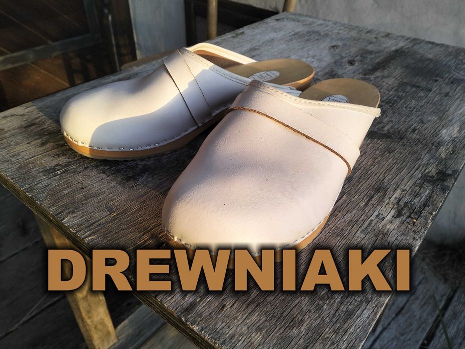Drewniaki Saboty – naturalna skóra i drewno