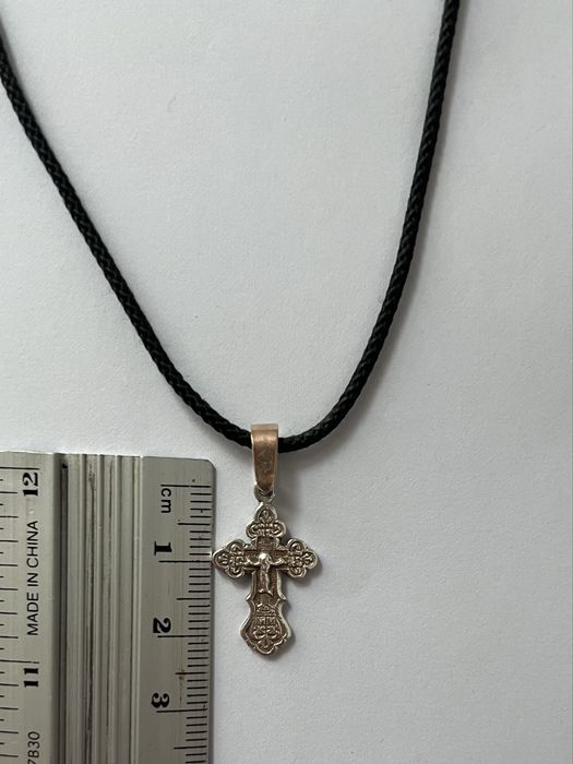 Срібний хрестик дитячий із шнурочком