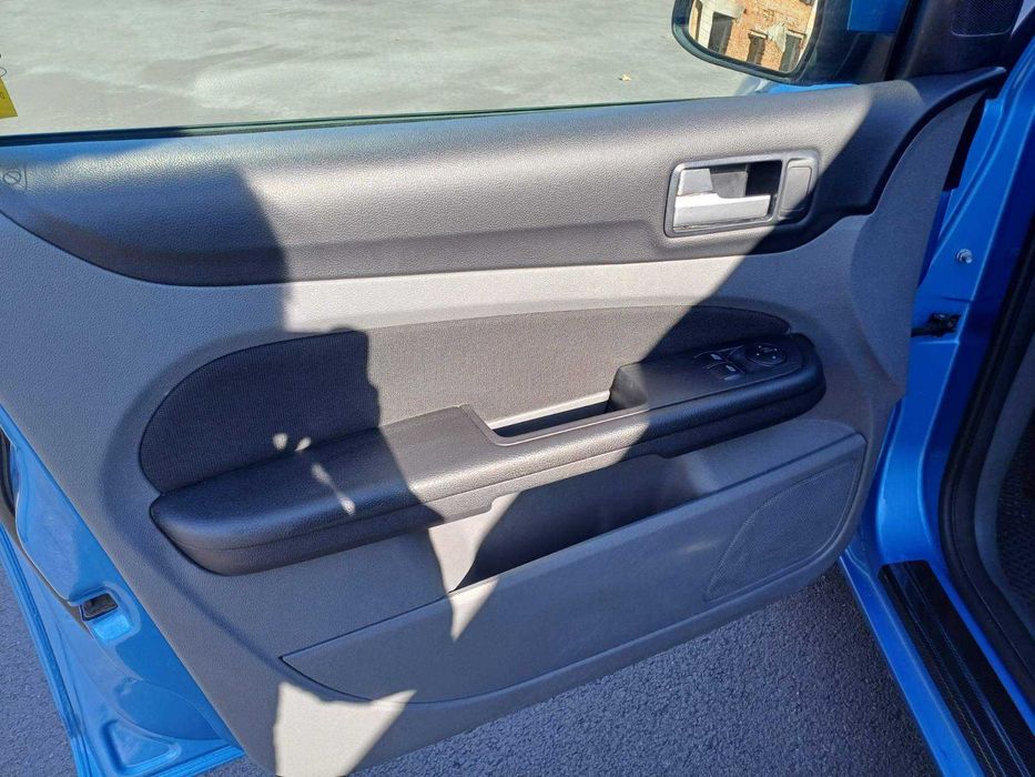 Автомобіль для сімї