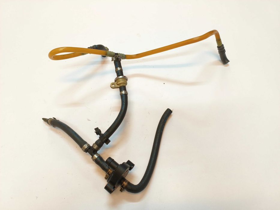 BMW E39 Zawór Pierburg przewód paliwa trójnik zawór podgrzewania paliwa ZESTAW