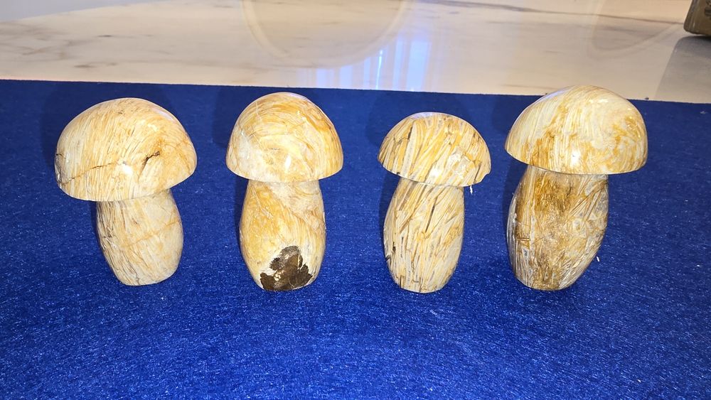 Cogumelo em jaspe policromado