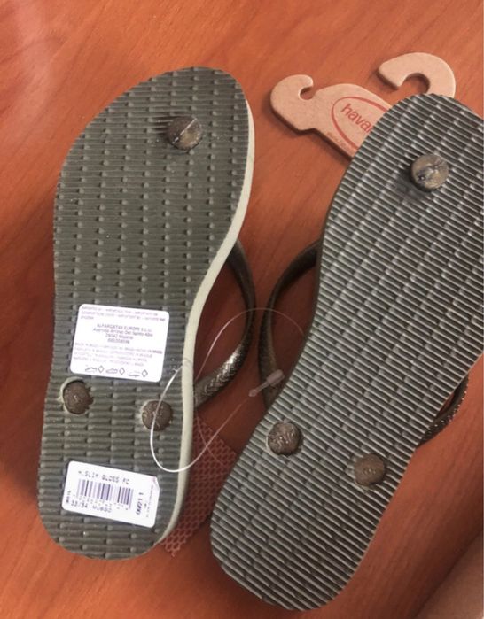 Chinelos Havaianas tamanho 33/34