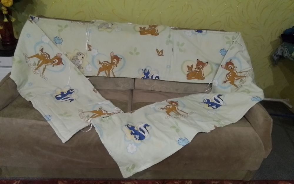 Бортик, подушка и пододеяльник в детскую кроватку
