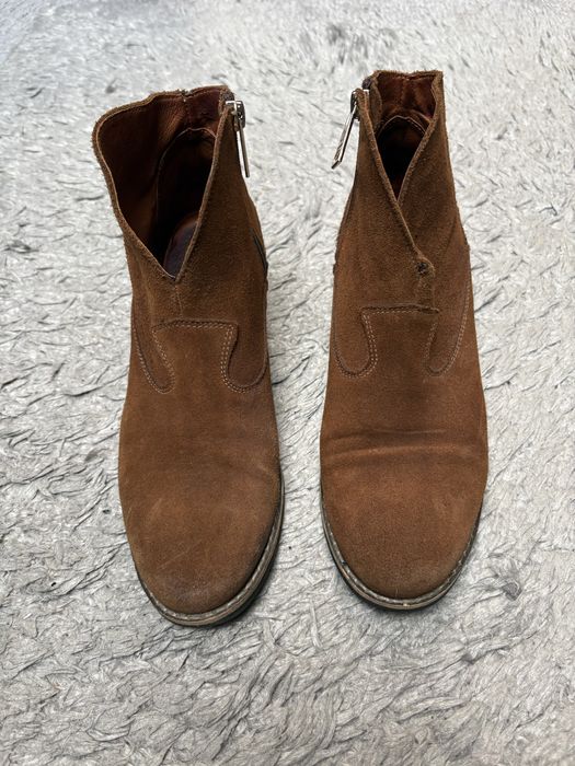 Botki Carinii Skorzane rozm 40 Zamszowe Brazowe Kowbojki