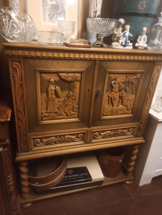 Антикварний комод