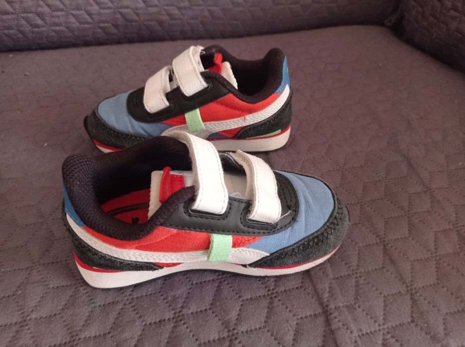 Tênis Puma tamanho 24