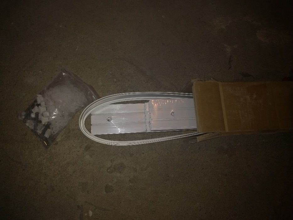 Szyna sufitowa PCV podwójna z osłoną i narożnikiem