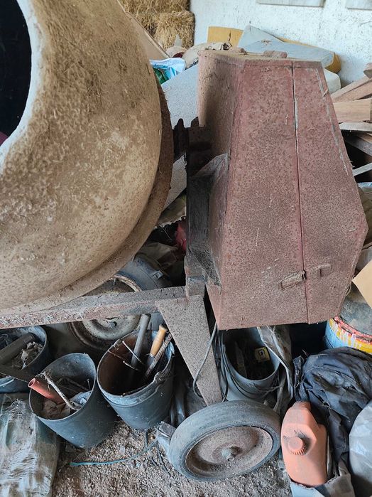 Bateneira 250L como nova