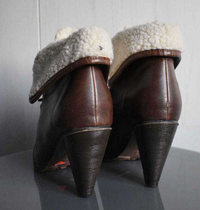 Buty zimowe 39 botki sznurowane na obcasie wysokie za kostkę ciepłe