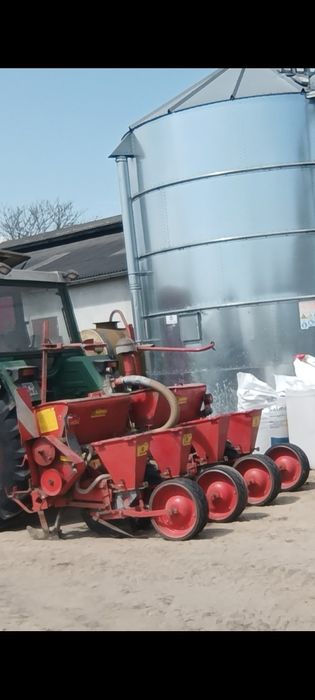 Siewnik do kukurydzy Becker