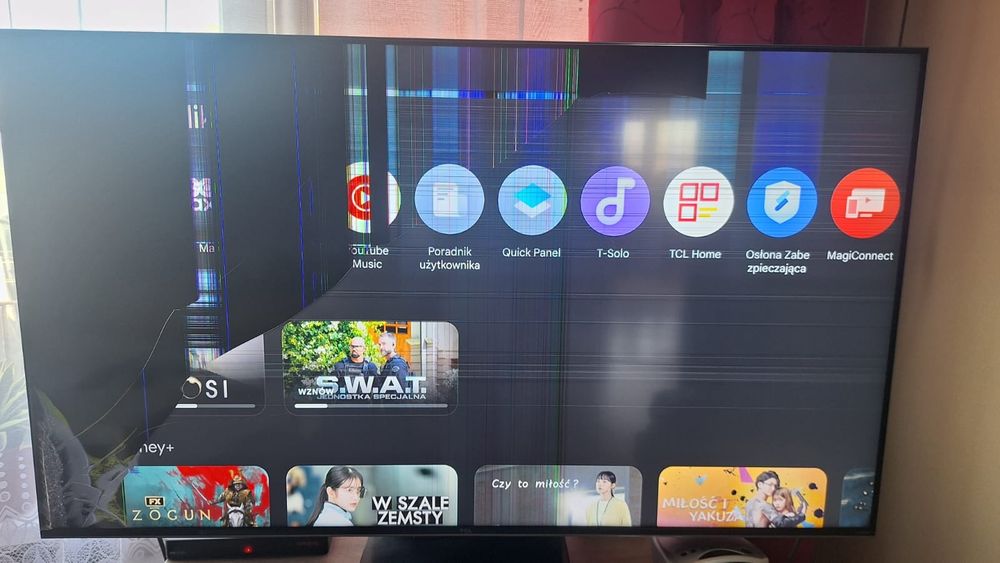 Telewizor TCL 50C809. Uszkodzona matryca.