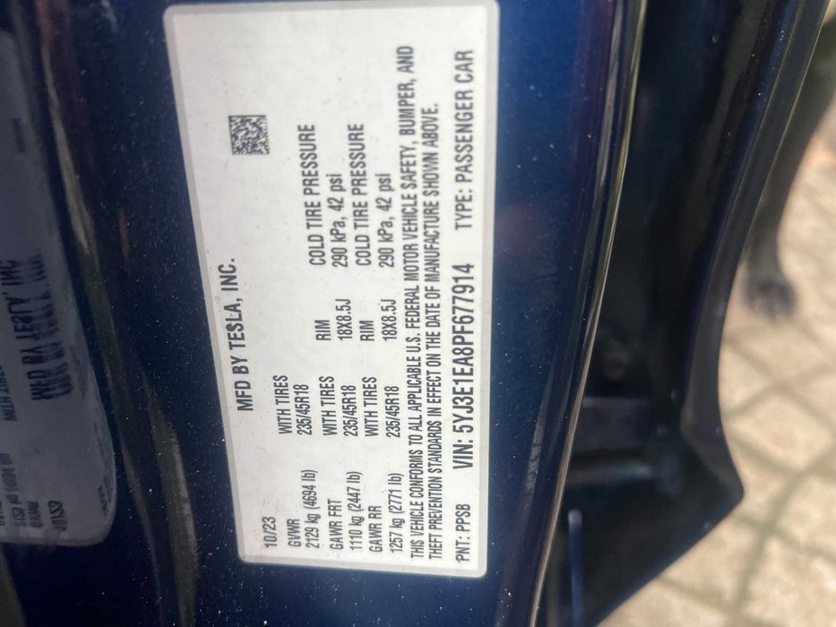 Продам авто Tesla model 3