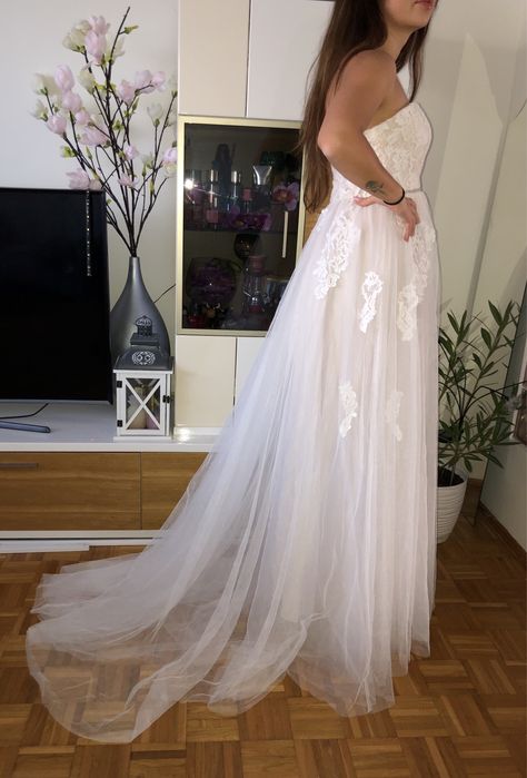 Suknia slubna z trenem s biala ecru nowa 36 koronkowa tiulowa