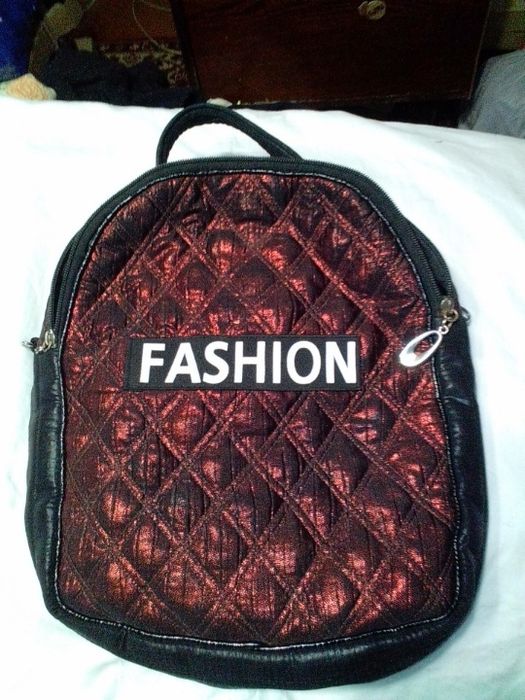 Міські рюкзаки вживані, і нові