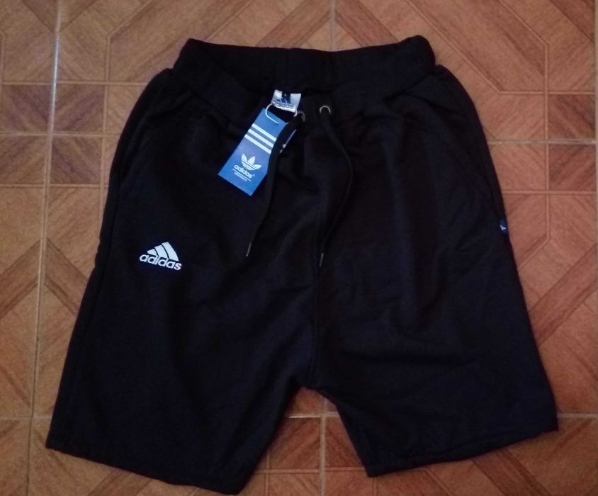 Calções da marca Adidas