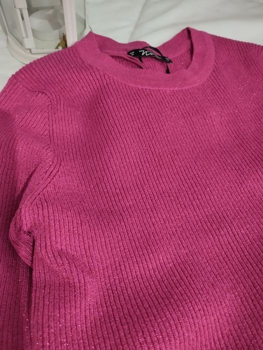 Camisola com brilhos cor de rosa. Também M