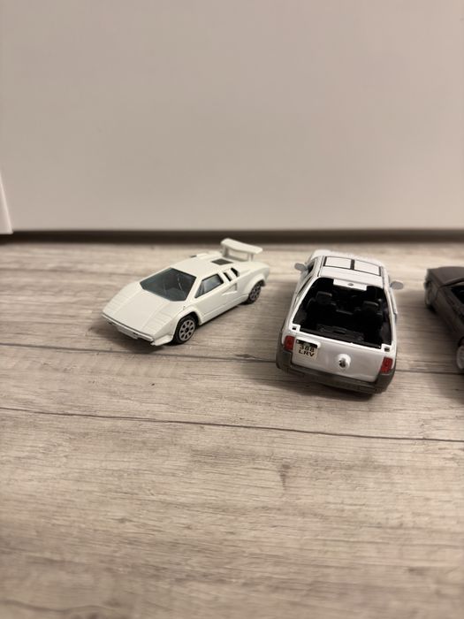 Zestaw 4 autek bmw mercedes land rover lamborghini