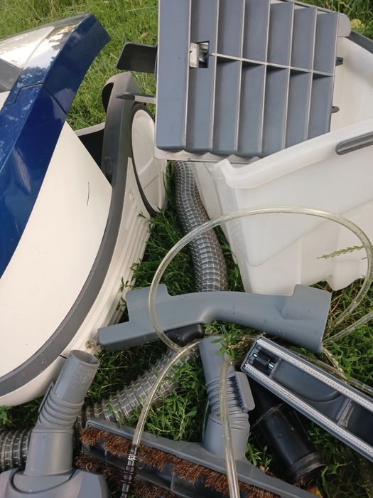 В новому стані пилосос Zelmer 1600W з миючим режимом