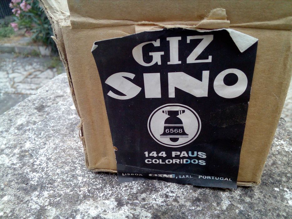 Quadro de giz e magnético branco em bom estado