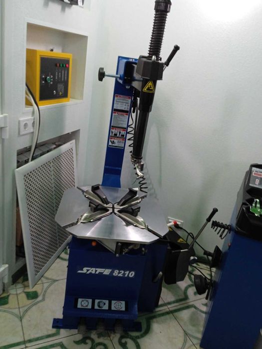 Шиномонтажний верстат напівавтомат