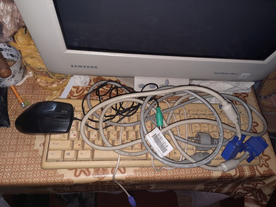 Продам   клавиатуру + мышку + колонки