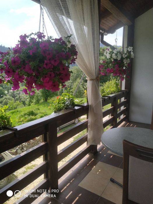 White house           Славське кімнати подобово Від 350грн