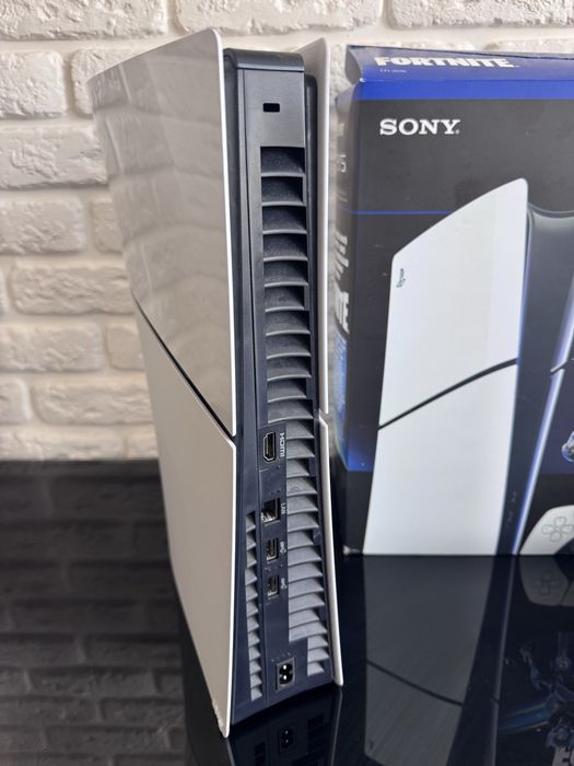 Продаю PlayStation 5 Slim 1tb
