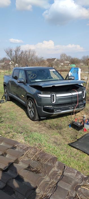 Свіже авто в розбір Rivian r1t exp005