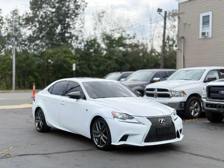 Lexus IS 300      2016