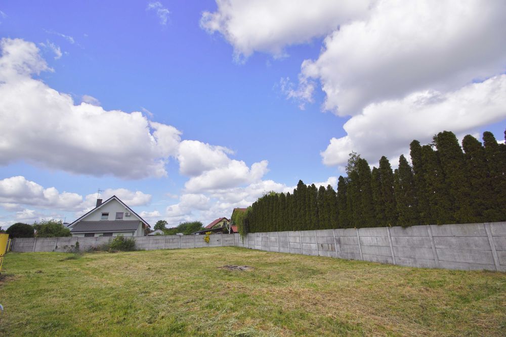 Prestiżowa działka (701m2) w centrum Przylepu