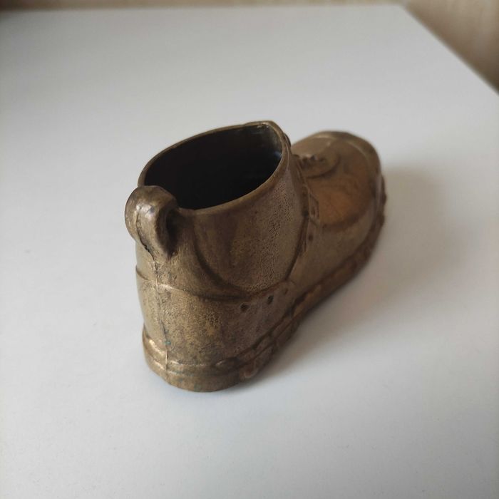 Masywny but mosiądz - 14cm x 6cm x 5cm - czasy PRL