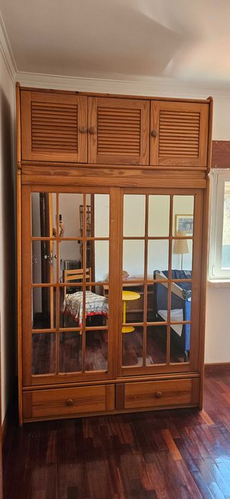 Roupeiro quarto madeira