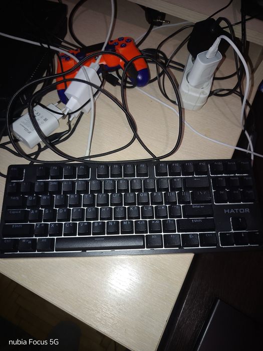 Продам клавиатуру Hator Rockfall Mecha TKL 2
