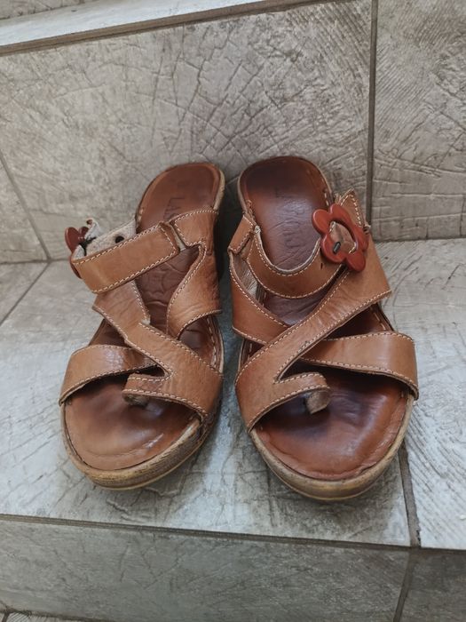 Klapki na koturnie Lasocki 38