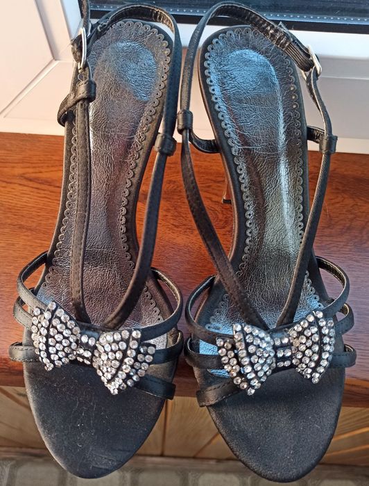 Продам жіночі туфлі