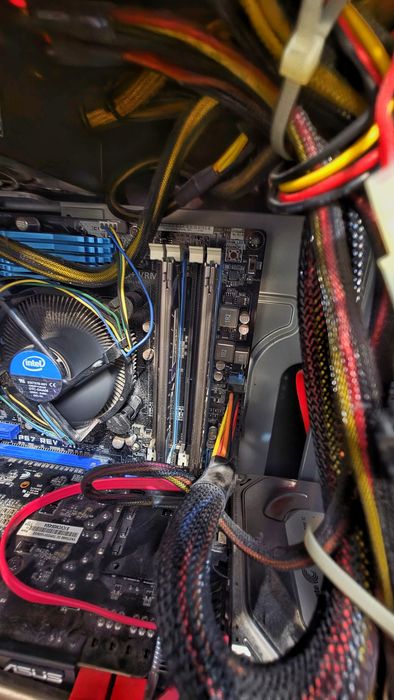 Komputer i5 / 8GB RAM / SSD / GTX 460 / Monitor Alienware