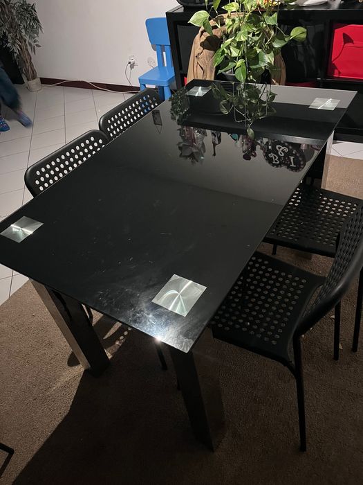 Mesa de jantar em vidro