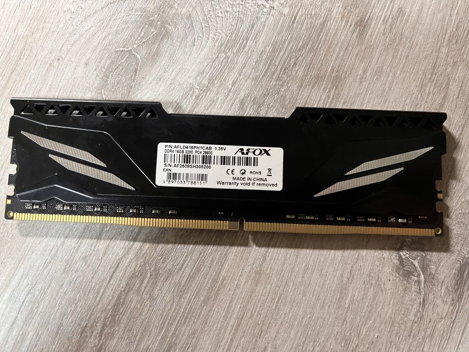 AFOX Pamięć PC - DDR4 16GB Gaming 3200MHz CL16 XMP2 Black