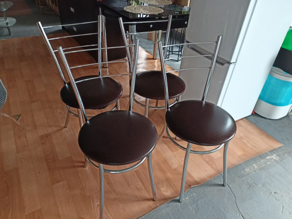 Krzeska kuchenne w bardzo dobrym stanie!!!