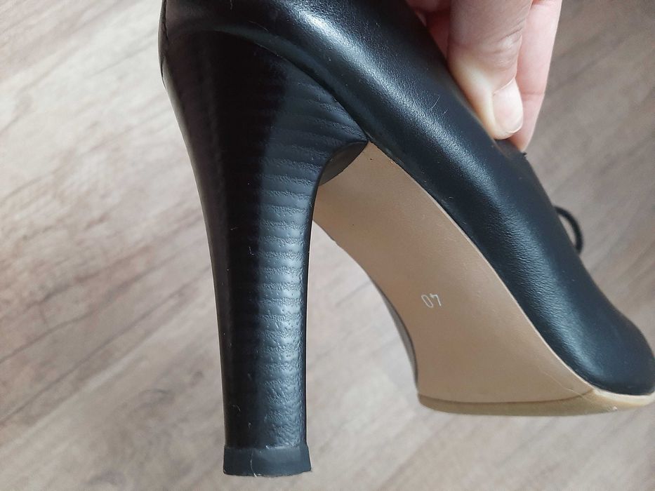 Продам кожаные ботильоны.