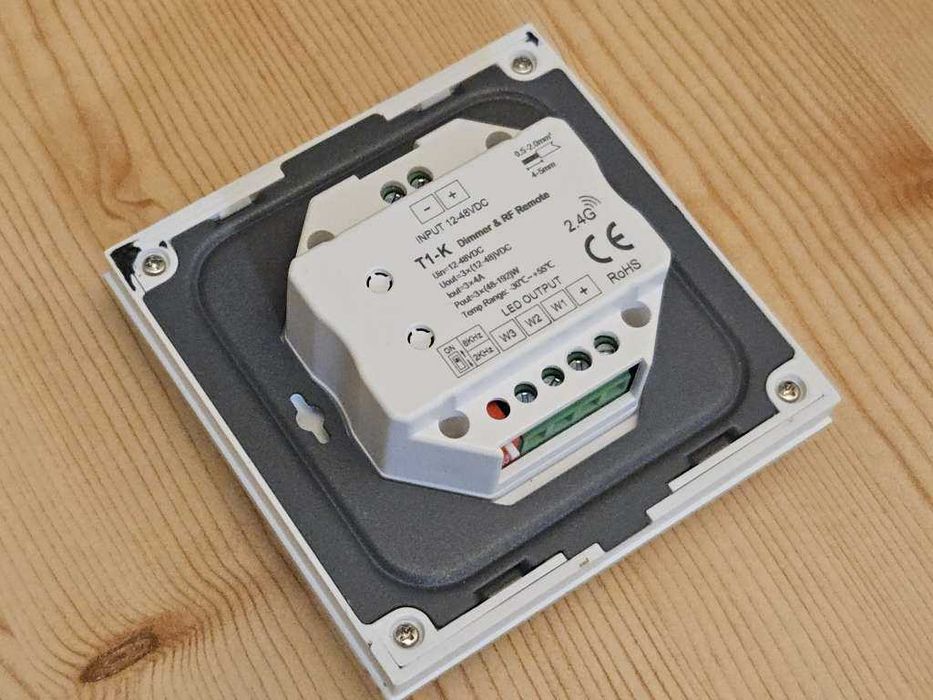 T1-K Ściemniacz włącznik naścienny 12-24VDC 12A potencjometr 2.4GHz