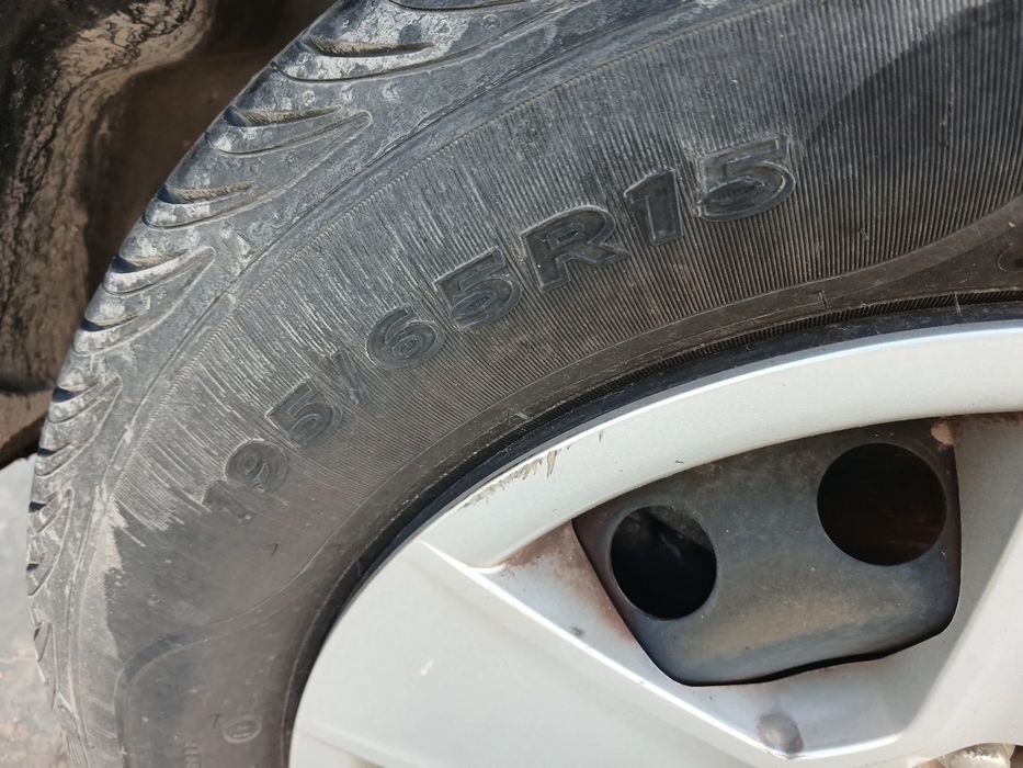Jante trás direita KIA Venga Van (YN)